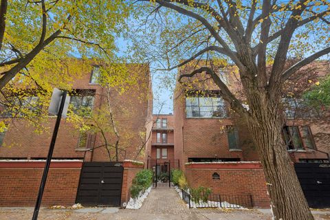 Photo of 429 W GRANT Place #D, Chicago, IL 60614 (MLS # 12506472)