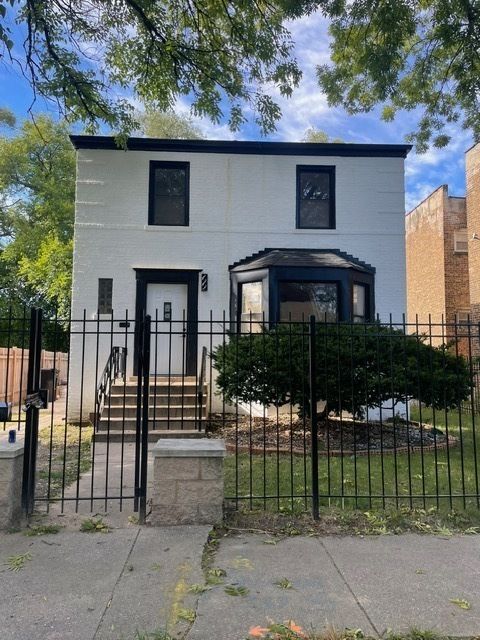 Tiny photo for 6812 S Saint Lawrence Avenue, Chicago, IL 60637 (MLS # 12506634)