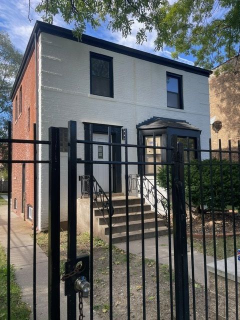 Tiny photo for 6812 S Saint Lawrence Avenue, Chicago, IL 60637 (MLS # 12506634)