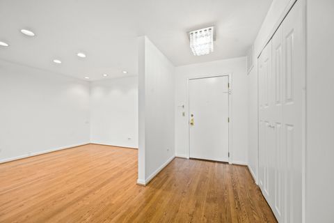 Tiny photo for 1125 Lake Cook Road #405, Northbrook, IL 60062 (MLS # 12558515)