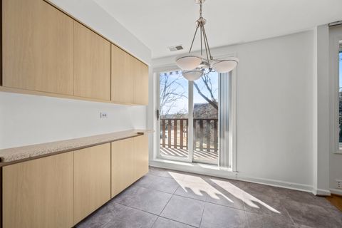 Tiny photo for 1125 Lake Cook Road #405, Northbrook, IL 60062 (MLS # 12558515)