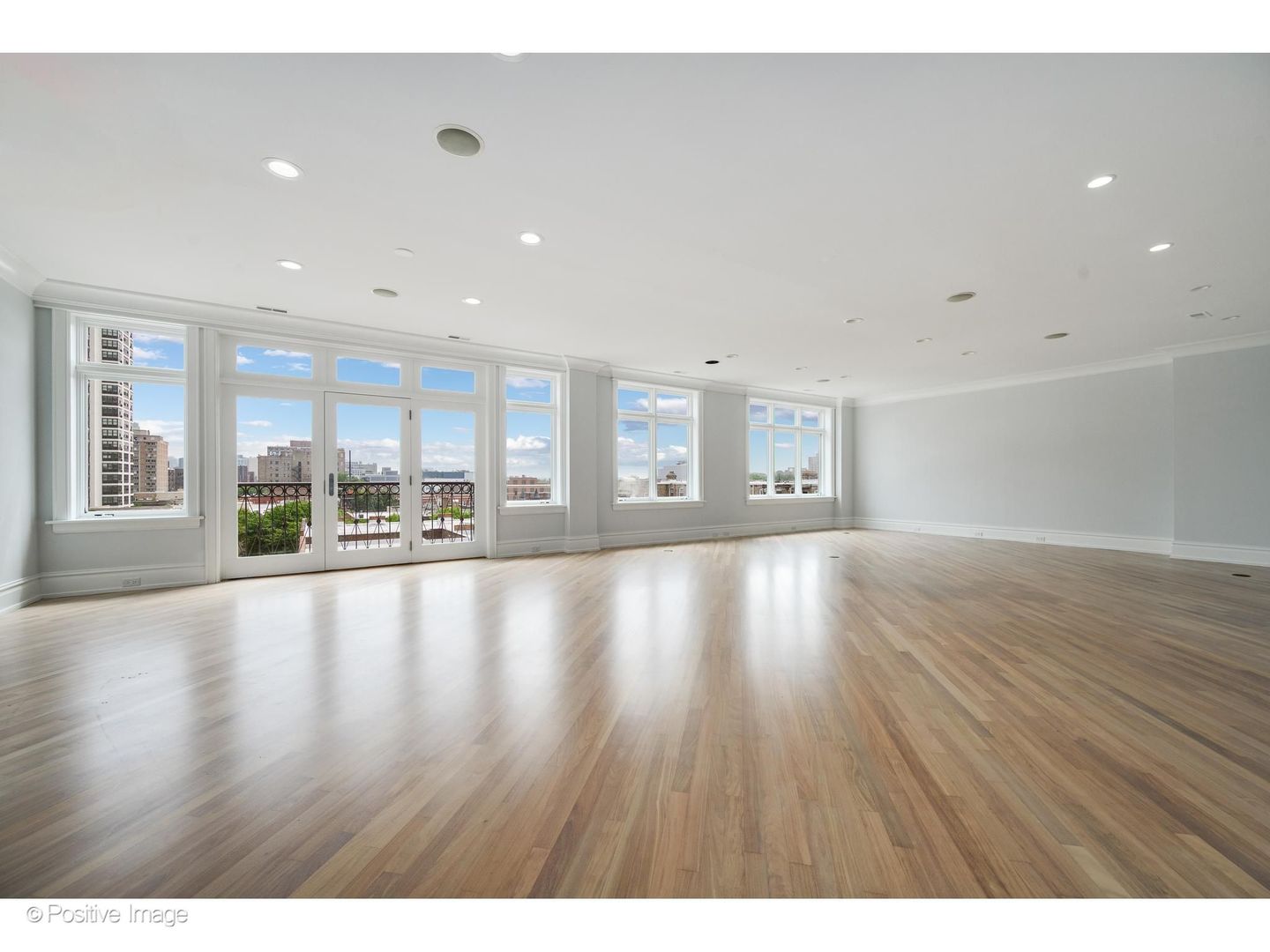 545 W Aldine Avenue 6E