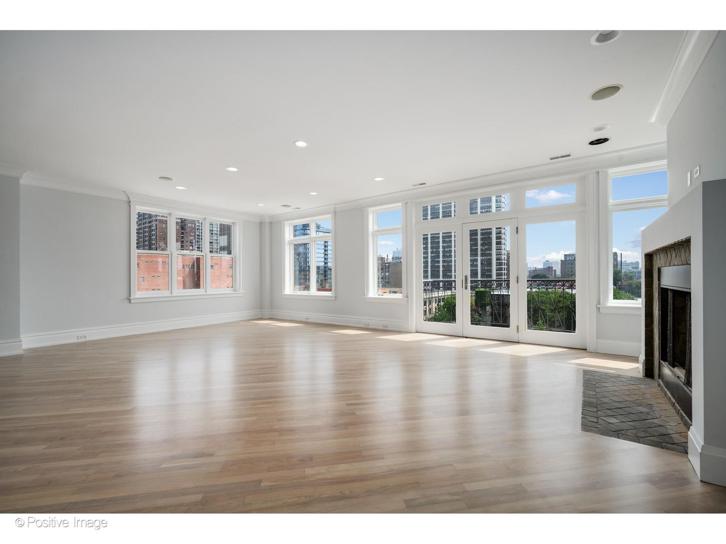 545 W Aldine Avenue 6E