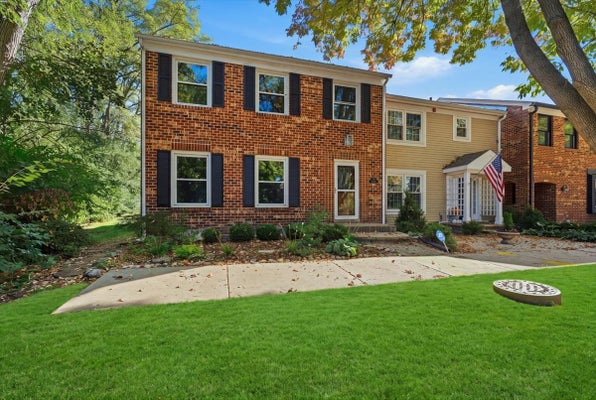 1525 WEDGEFIELD CIR, NAPERVILLE, IL 60563 - Image 9e31e52f3fe51fa78518905d865ddaa9/242517917