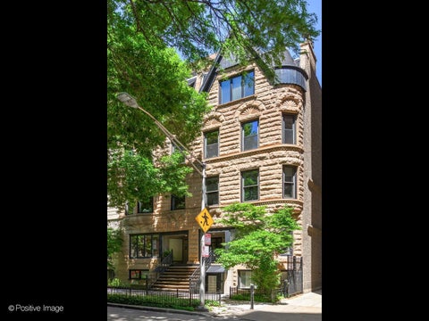Photo of 82 E Elm Street #1, Chicago, IL 60611 (MLS # 12729172)
