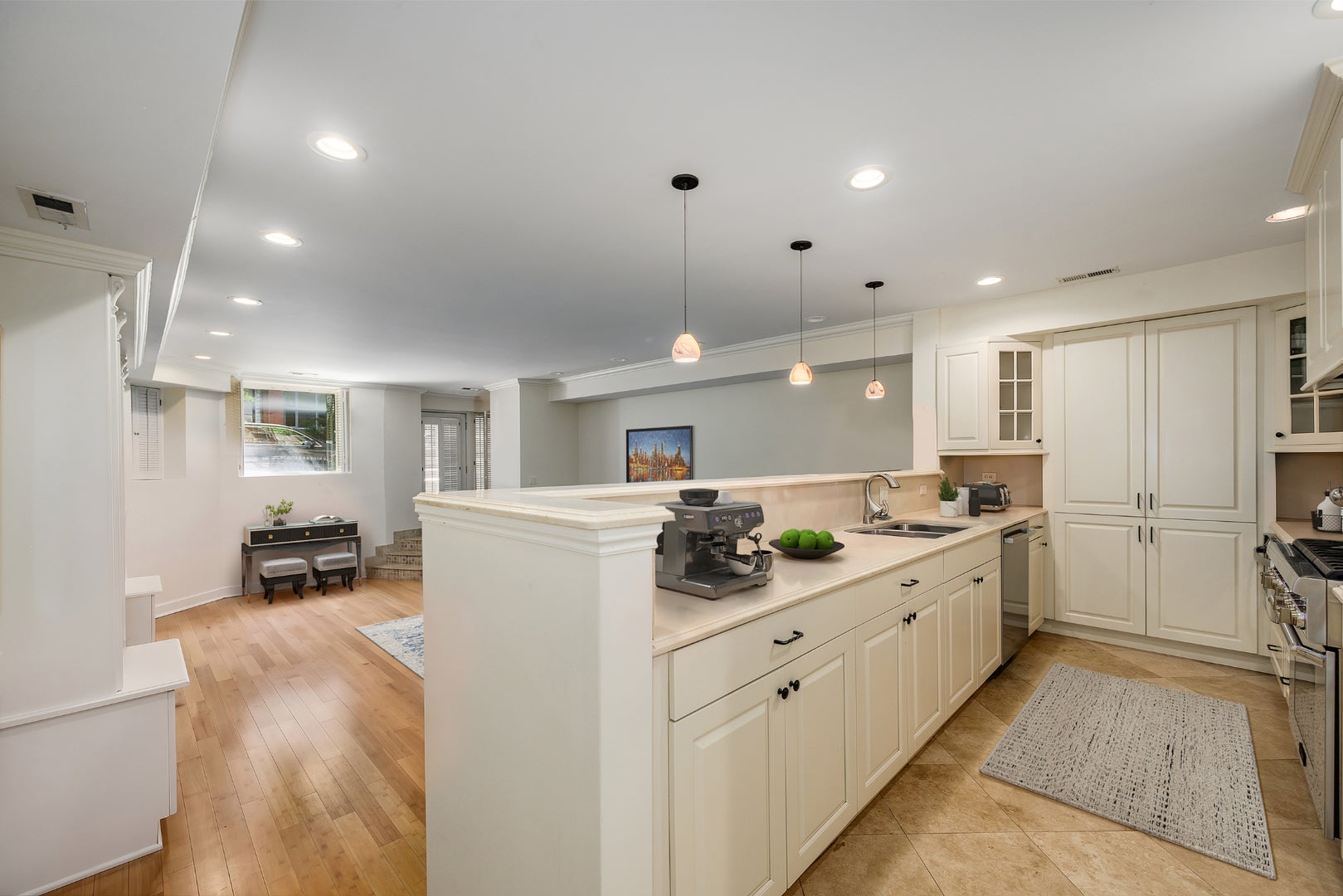 82 E Elm Street 1