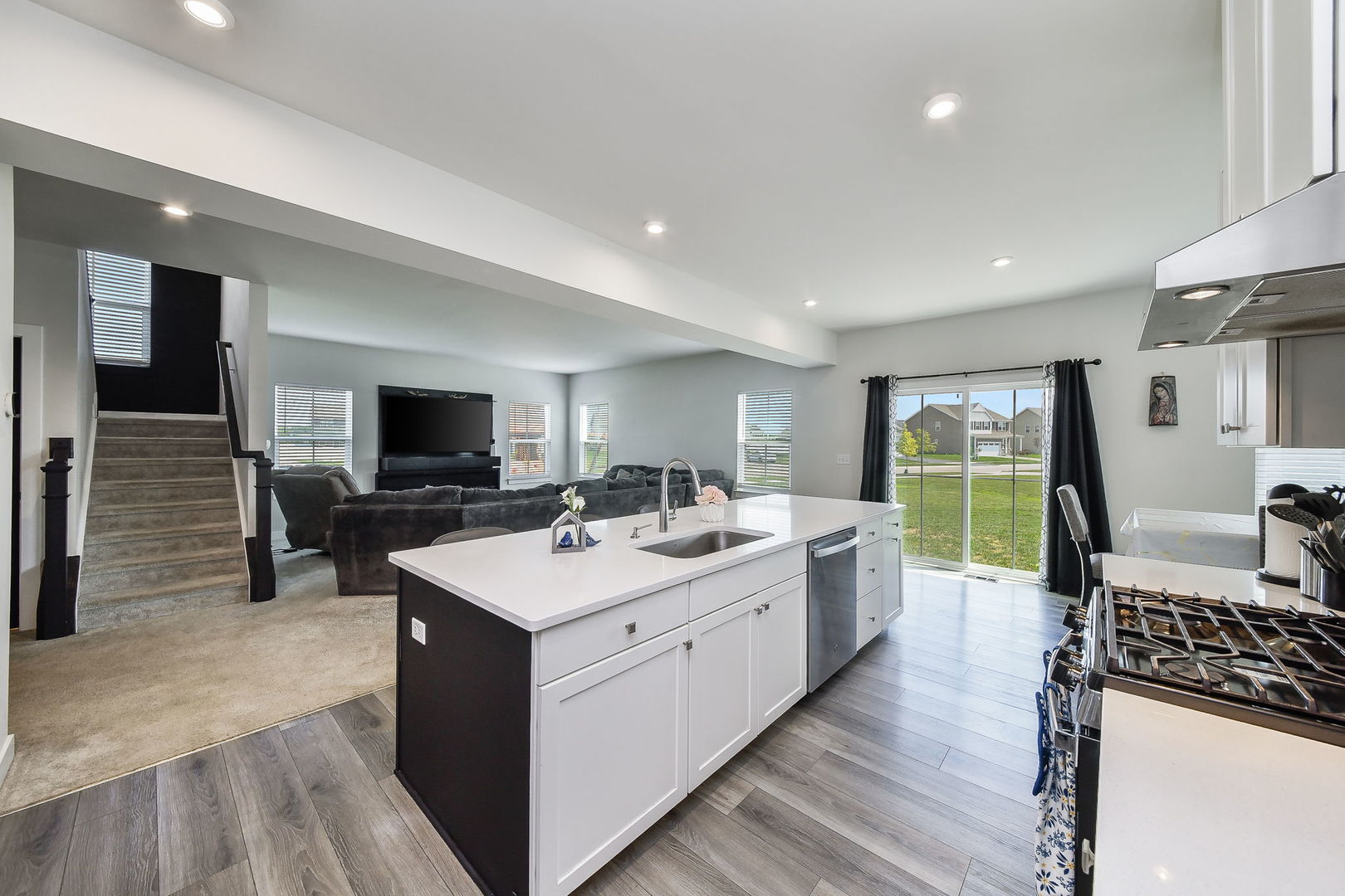 3098 Constitution Way