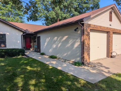 Tiny photo for 1016 Baxter Lane #1, Freeport, IL 61032 (MLS # 12746537)