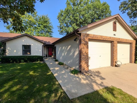 Photo of 1016 Baxter Lane #1, Freeport, IL 61032 (MLS # 12746537)