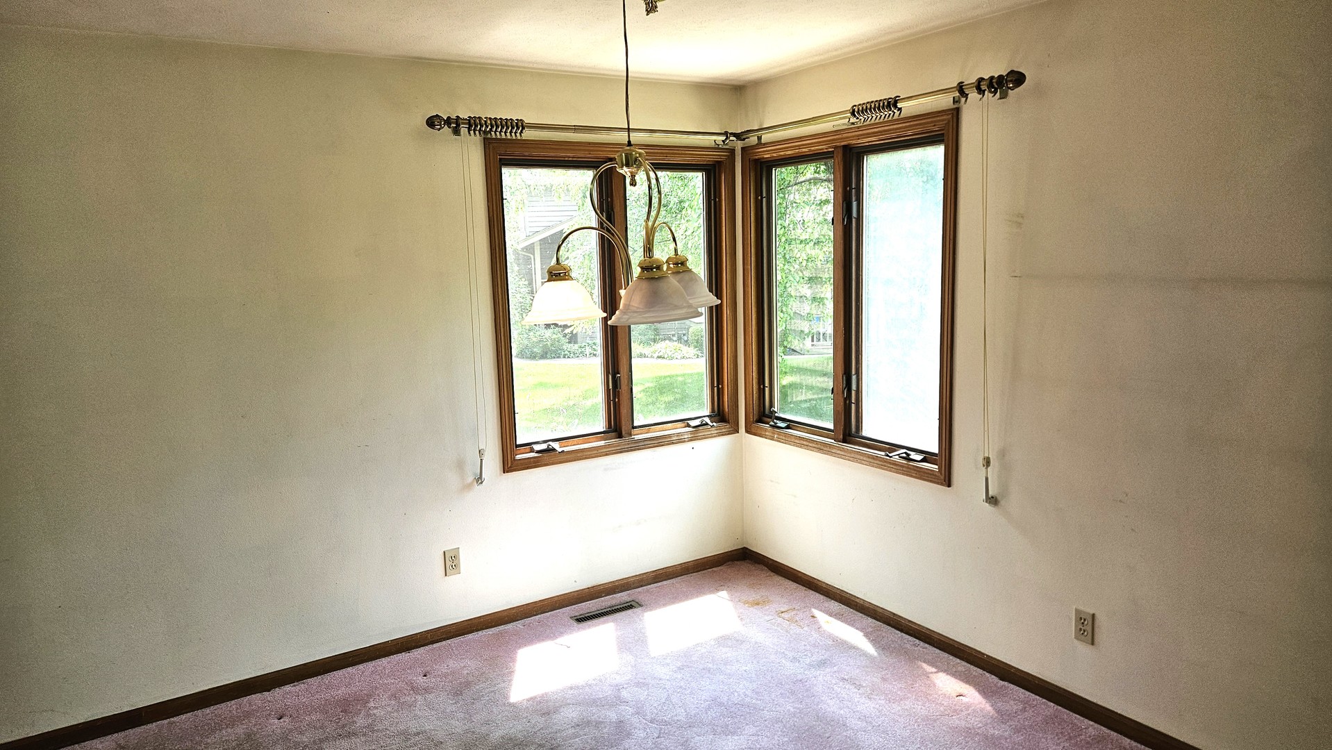 6112 Garrett Lane 6112