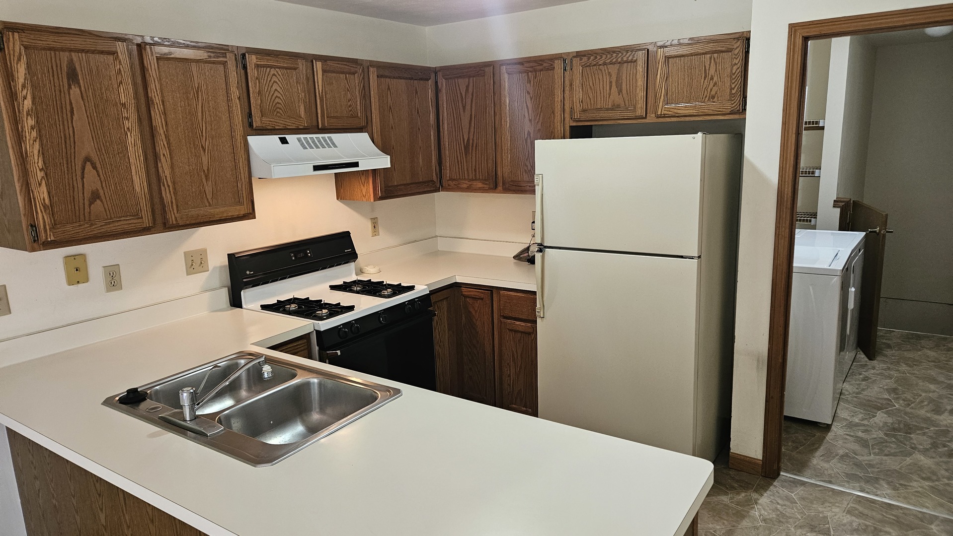 6112 Garrett Lane 6112