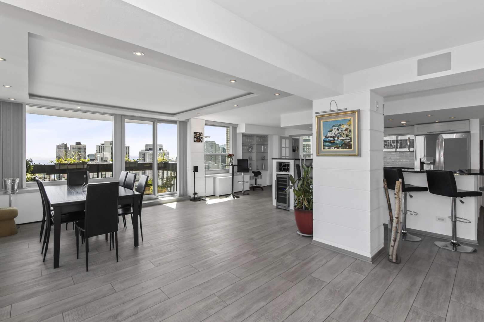 1255 N Sandburg Terrace 2912