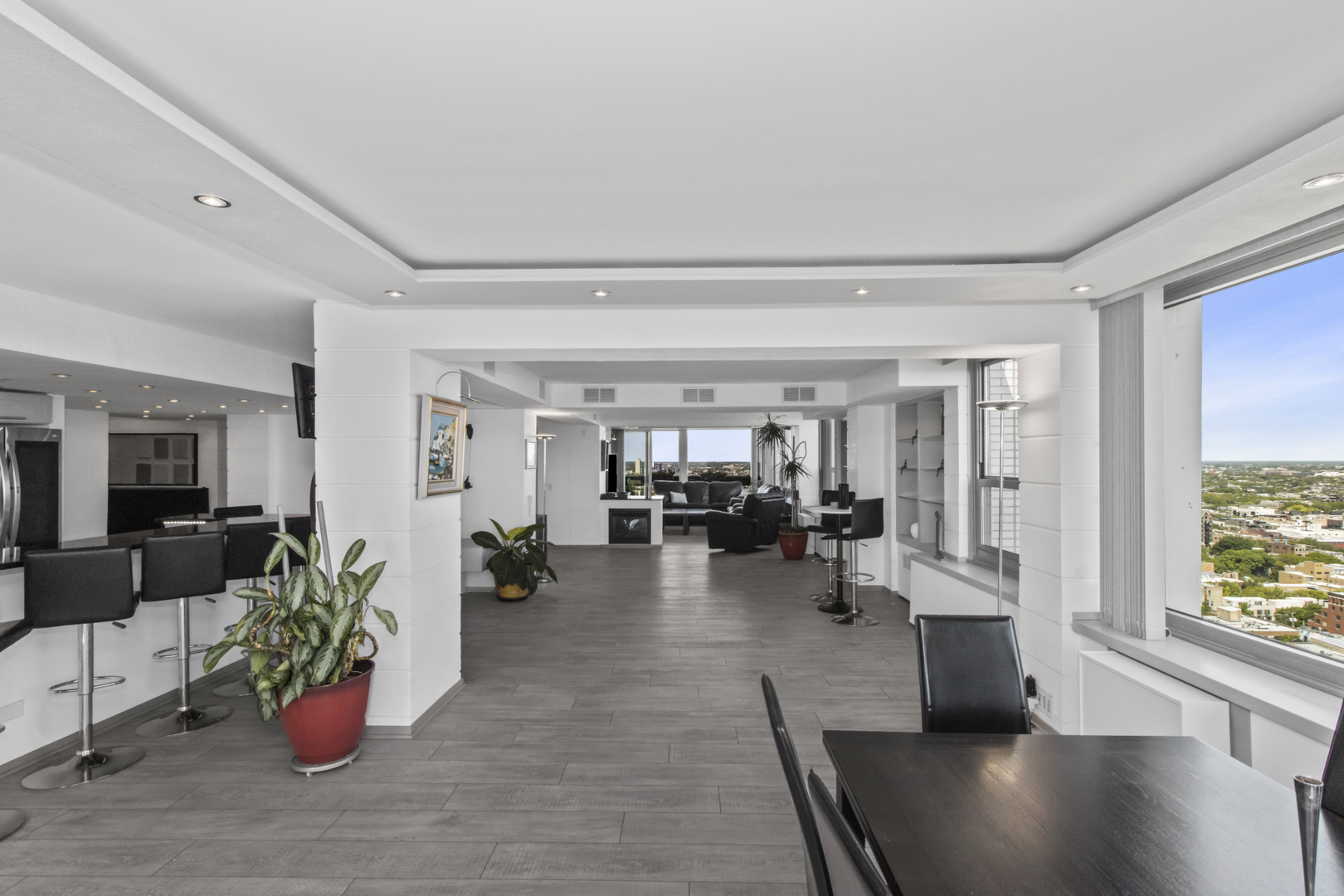 1255 N Sandburg Terrace 2912