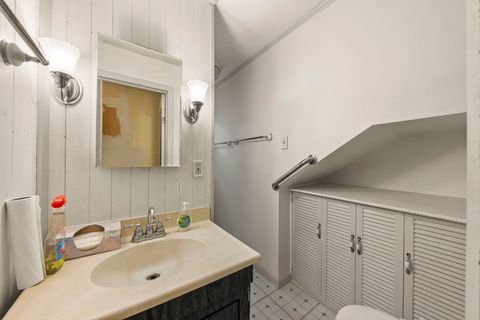 Tiny photo for 410 Chicago Avenue, Clarendon Hills, IL 60514 (MLS # 12466695)