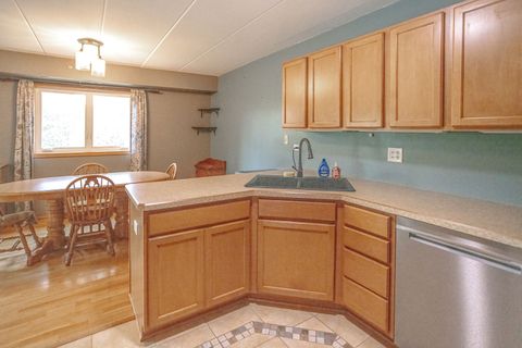 Tiny photo for 6830 W WINDING Trail #102, Oak Forest, IL 60452 (MLS # 12495096)