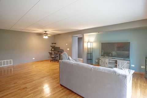 Tiny photo for 6830 W WINDING Trail #102, Oak Forest, IL 60452 (MLS # 12495096)