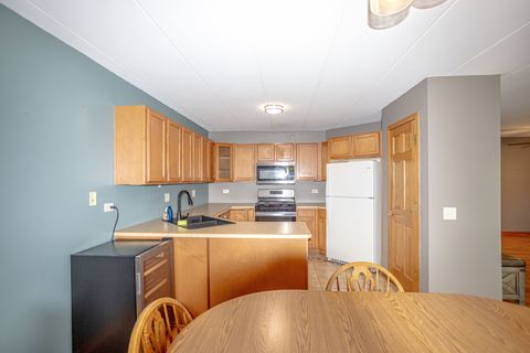 Tiny photo for 6830 W WINDING Trail #102, Oak Forest, IL 60452 (MLS # 12495096)