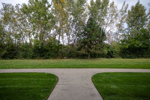 Tiny photo for 6830 W WINDING Trail #102, Oak Forest, IL 60452 (MLS # 12495096)