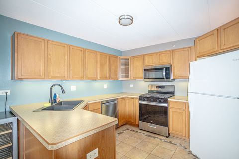 Tiny photo for 6830 W WINDING Trail #102, Oak Forest, IL 60452 (MLS # 12495096)