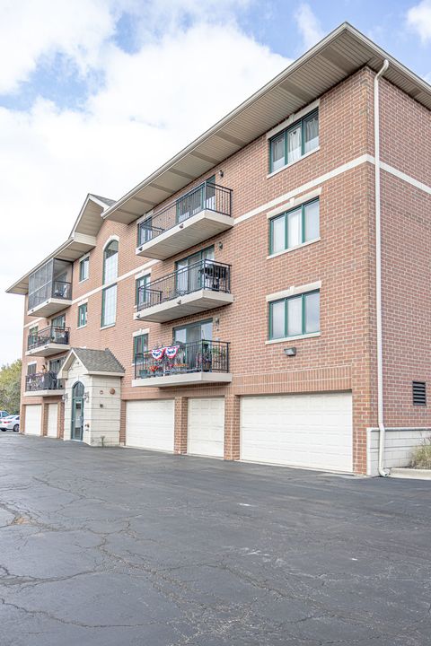 Tiny photo for 6830 W WINDING Trail #102, Oak Forest, IL 60452 (MLS # 12495096)