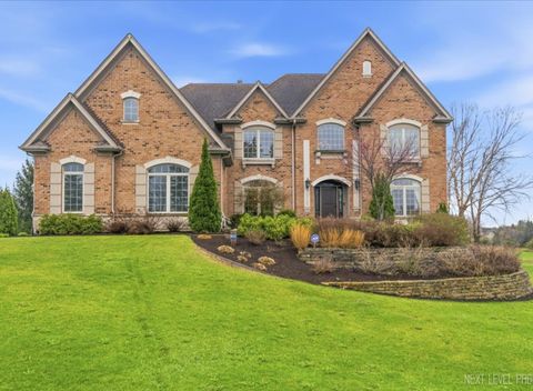 40W701 Willowbrook Court, St. Charles, IL 60175 - #: 12610045