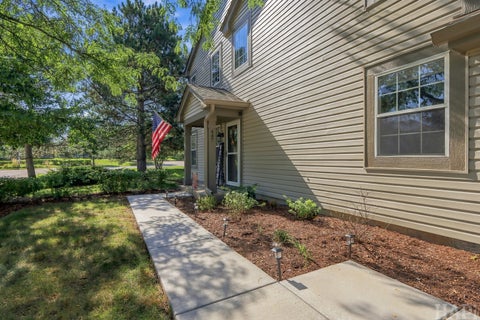 Tiny photo for 447 Ashwood Court, Lindenhurst, IL 60046 (MLS # 12758992)