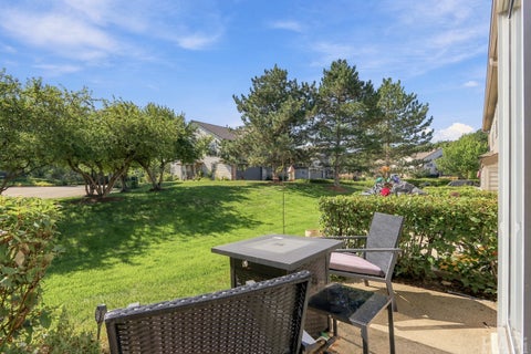 Tiny photo for 447 Ashwood Court, Lindenhurst, IL 60046 (MLS # 12758992)