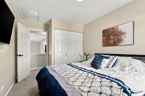 Tiny photo for 447 Ashwood Court, Lindenhurst, IL 60046 (MLS # 12758992)