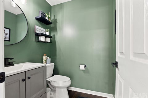 Tiny photo for 447 Ashwood Court, Lindenhurst, IL 60046 (MLS # 12758992)
