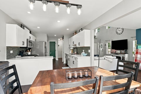 Tiny photo for 447 Ashwood Court, Lindenhurst, IL 60046 (MLS # 12758992)