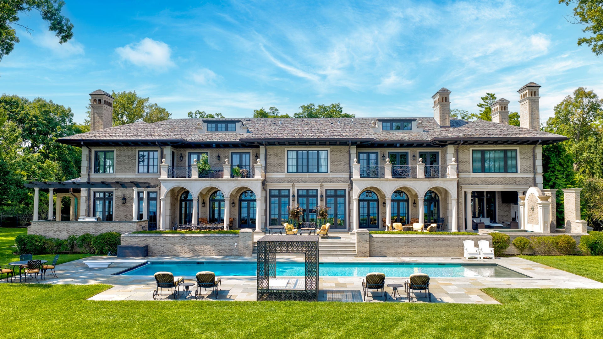 595 Circle Lane