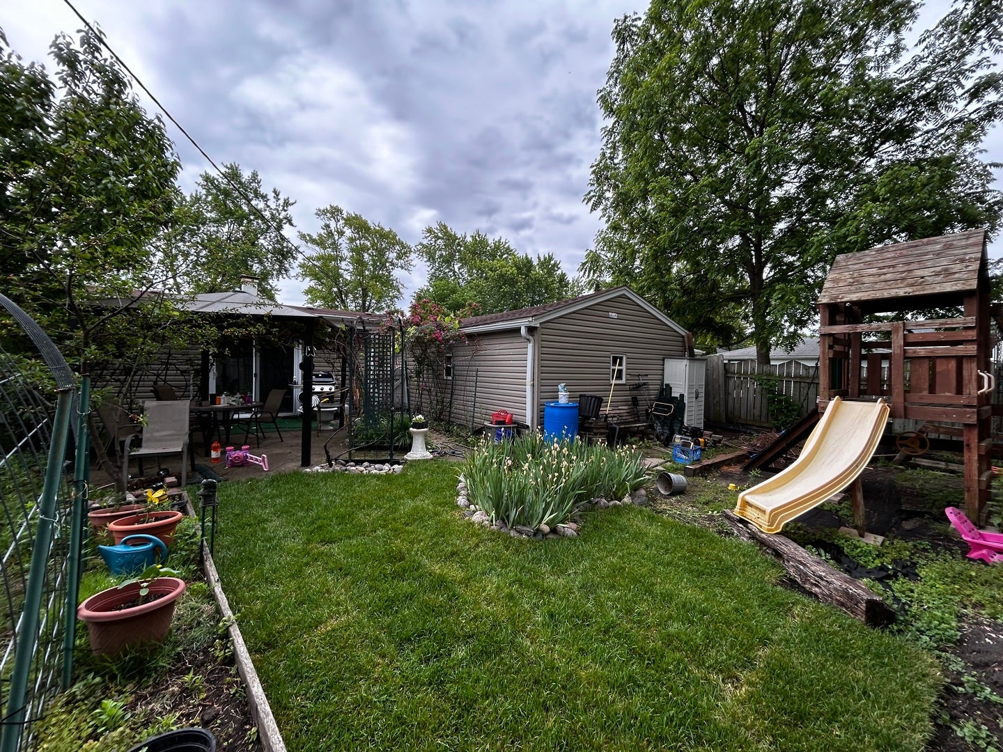 324 N EMERALD Avenue