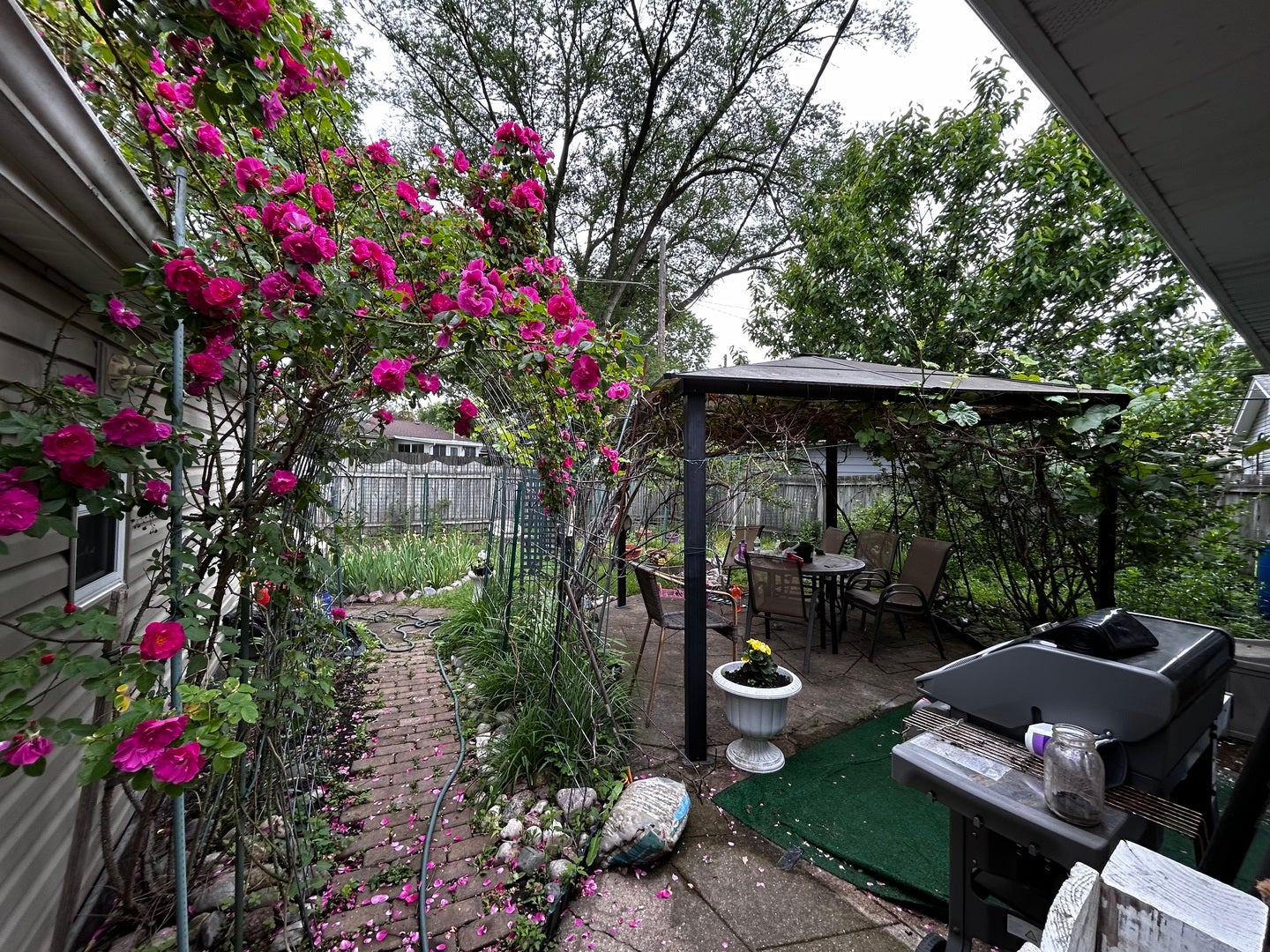 324 N EMERALD Avenue