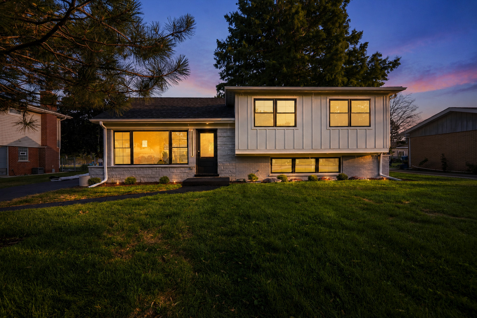 1707 W Martin Lane