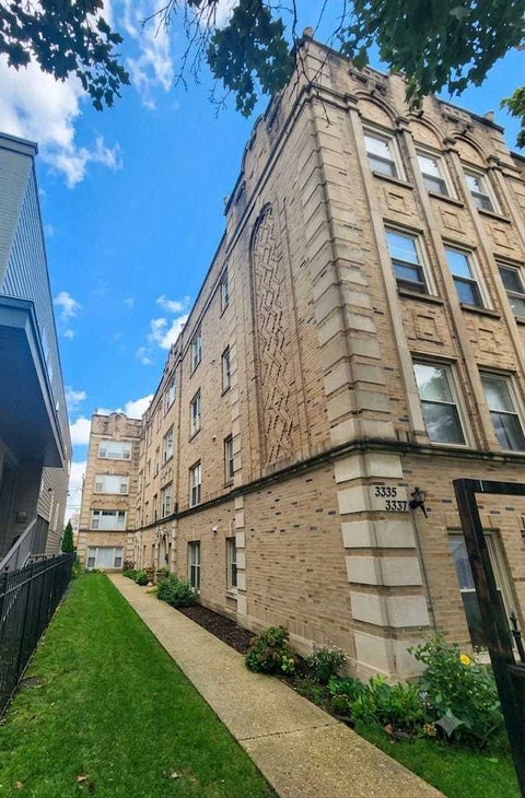 Photo of 3335 W BELLE PLAINE Avenue #3A, Chicago, IL 60618 (MLS # 12766460)
