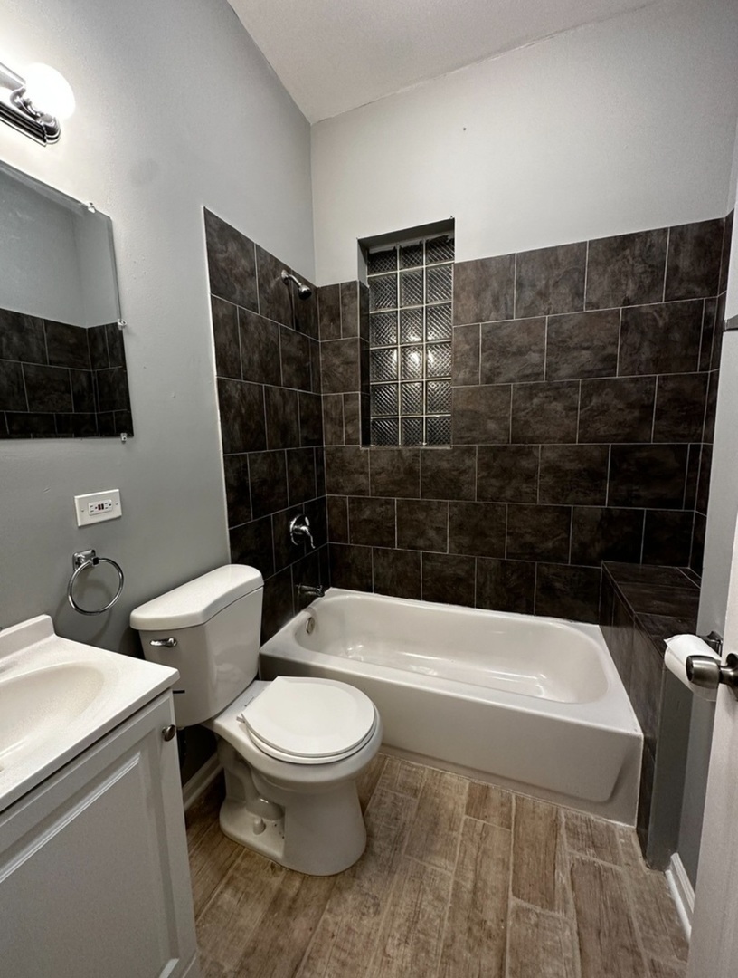 3923 W Lexington Street