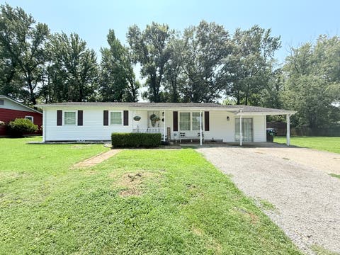 Photo of 81 Dallas Drive, Harrisburg, IL 62946 (MLS # 12718673)
