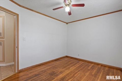 Tiny photo for 1610 WISCONSIN Street, Le Claire, IA 52753 (MLS # QC4265679)