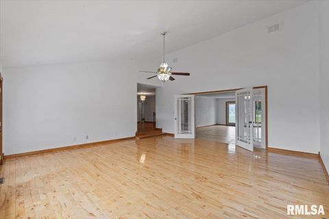 Tiny photo for 1610 WISCONSIN Street, Le Claire, IA 52753 (MLS # QC4265679)