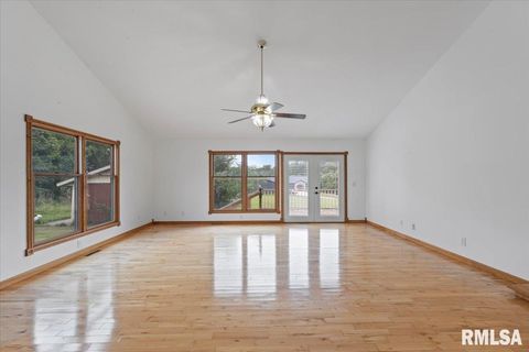 Tiny photo for 1610 WISCONSIN Street, Le Claire, IA 52753 (MLS # QC4265679)