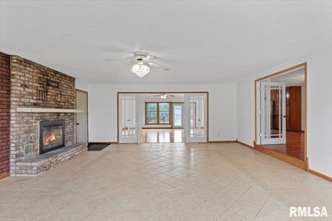 Tiny photo for 1610 WISCONSIN Street, Le Claire, IA 52753 (MLS # QC4265679)