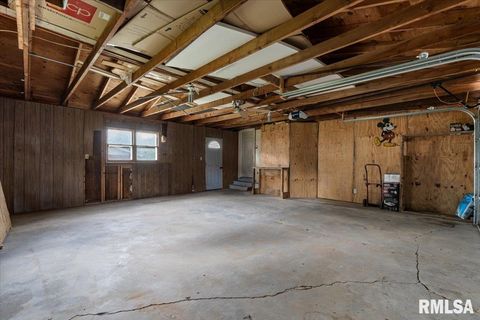 Tiny photo for 1610 WISCONSIN Street, Le Claire, IA 52753 (MLS # QC4265679)