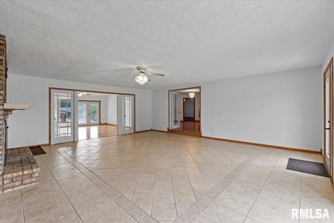 Tiny photo for 1610 WISCONSIN Street, Le Claire, IA 52753 (MLS # QC4265679)