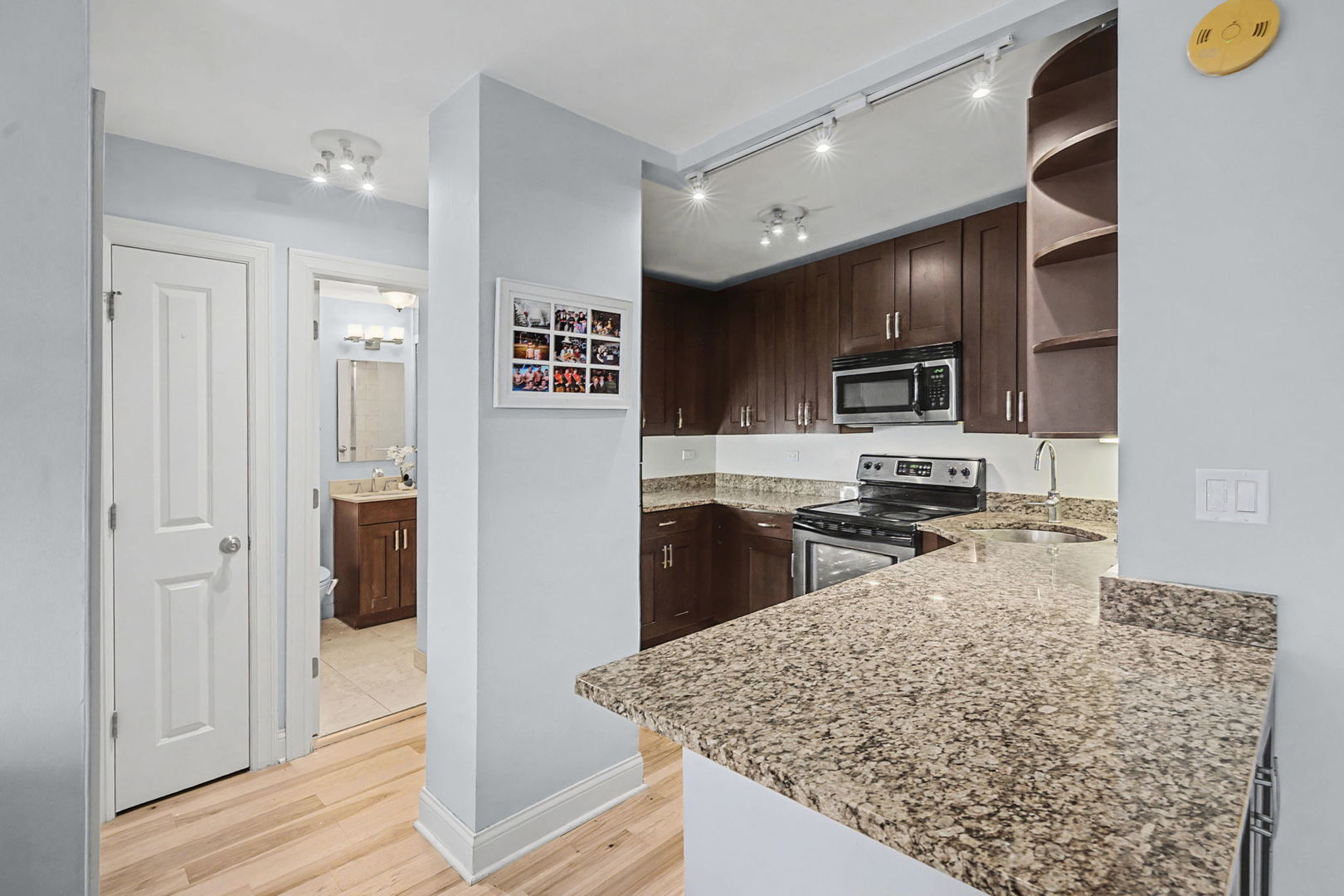 2930 N Sheridan Road 903