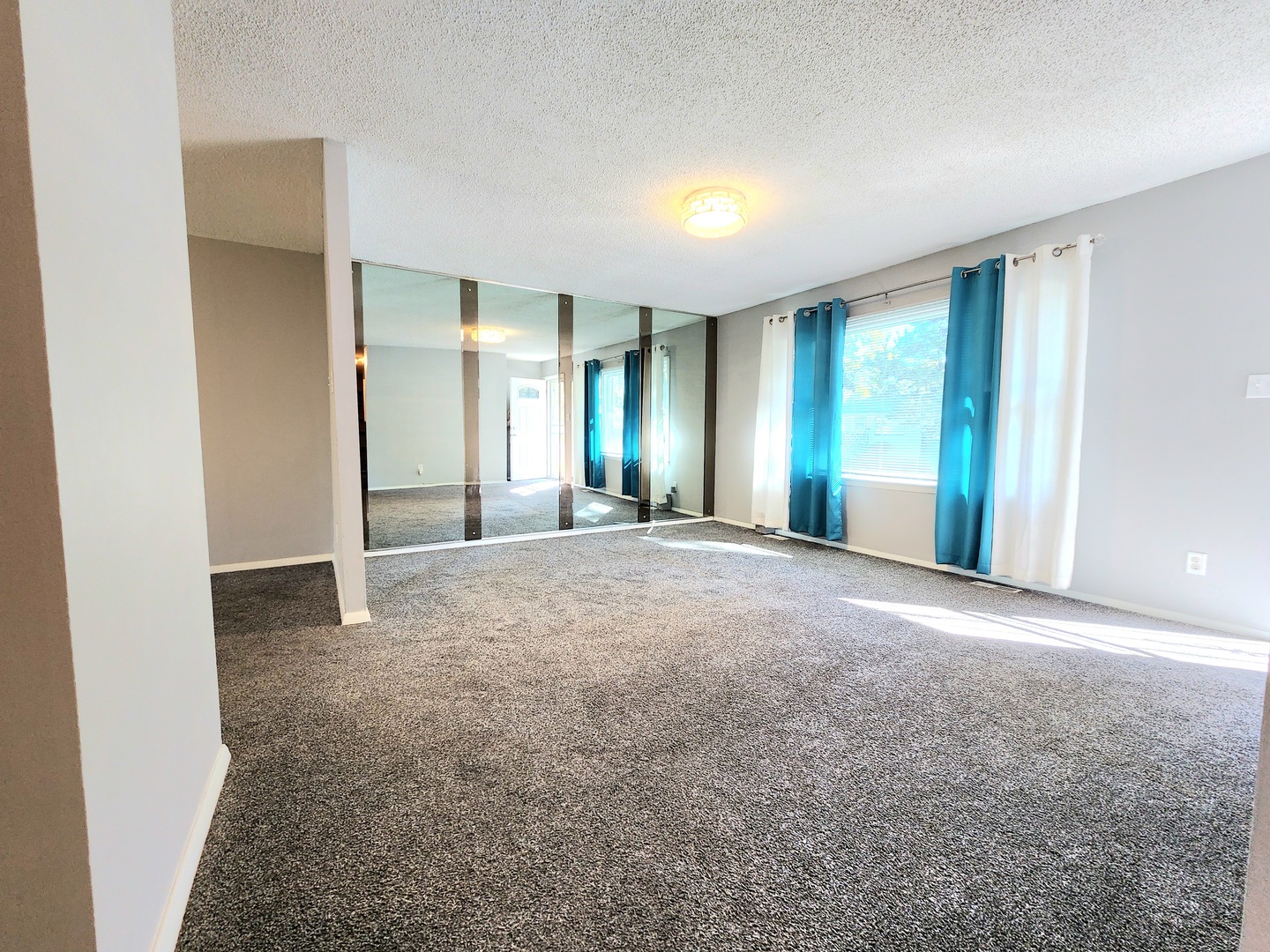 22526 Jeffrey Avenue