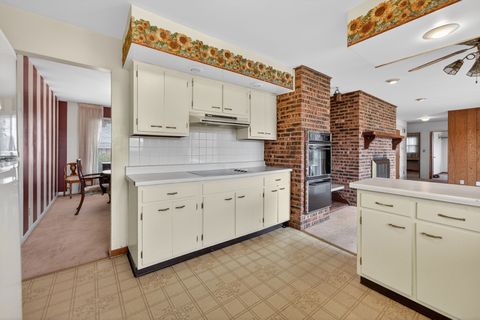 Tiny photo for 103 Stoney Creek Road, DeKalb, IL 60115 (MLS # 12608193)