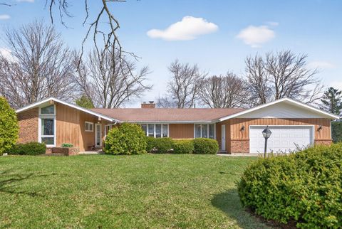 Photo of 103 Stoney Creek Road, DeKalb, IL 60115 (MLS # 12608193)
