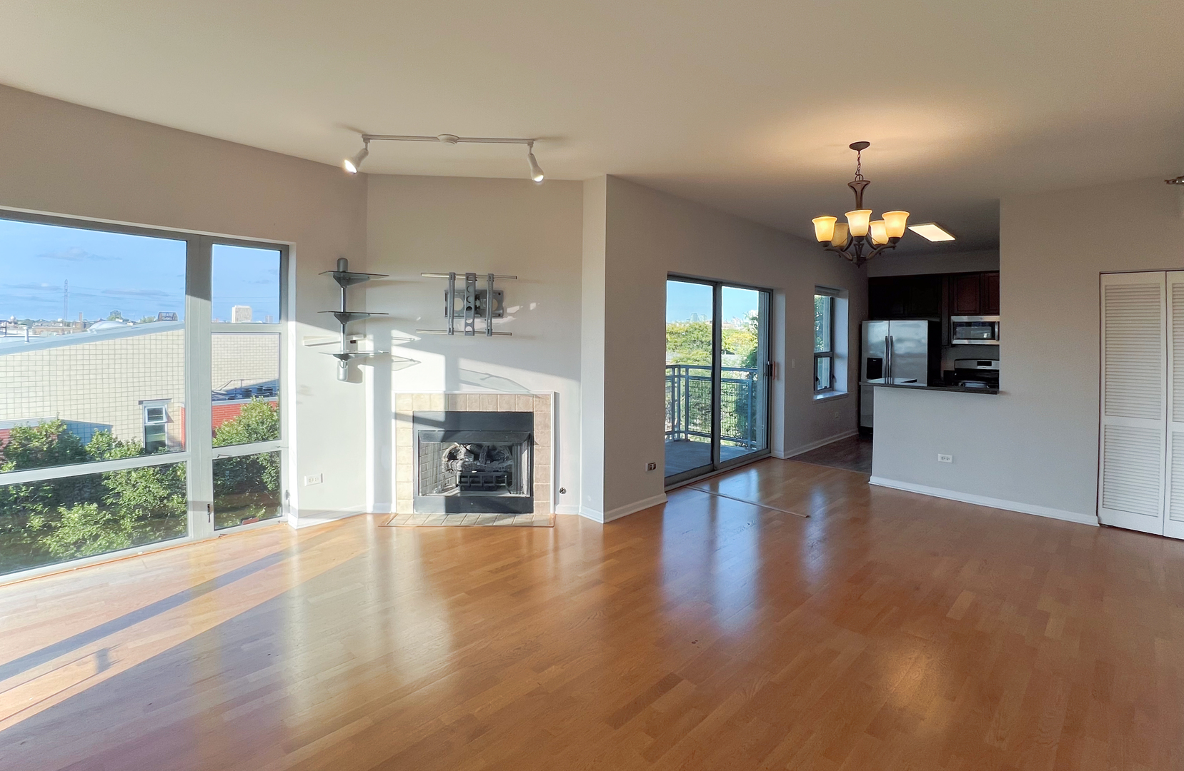 100 N Hermitage Avenue 508