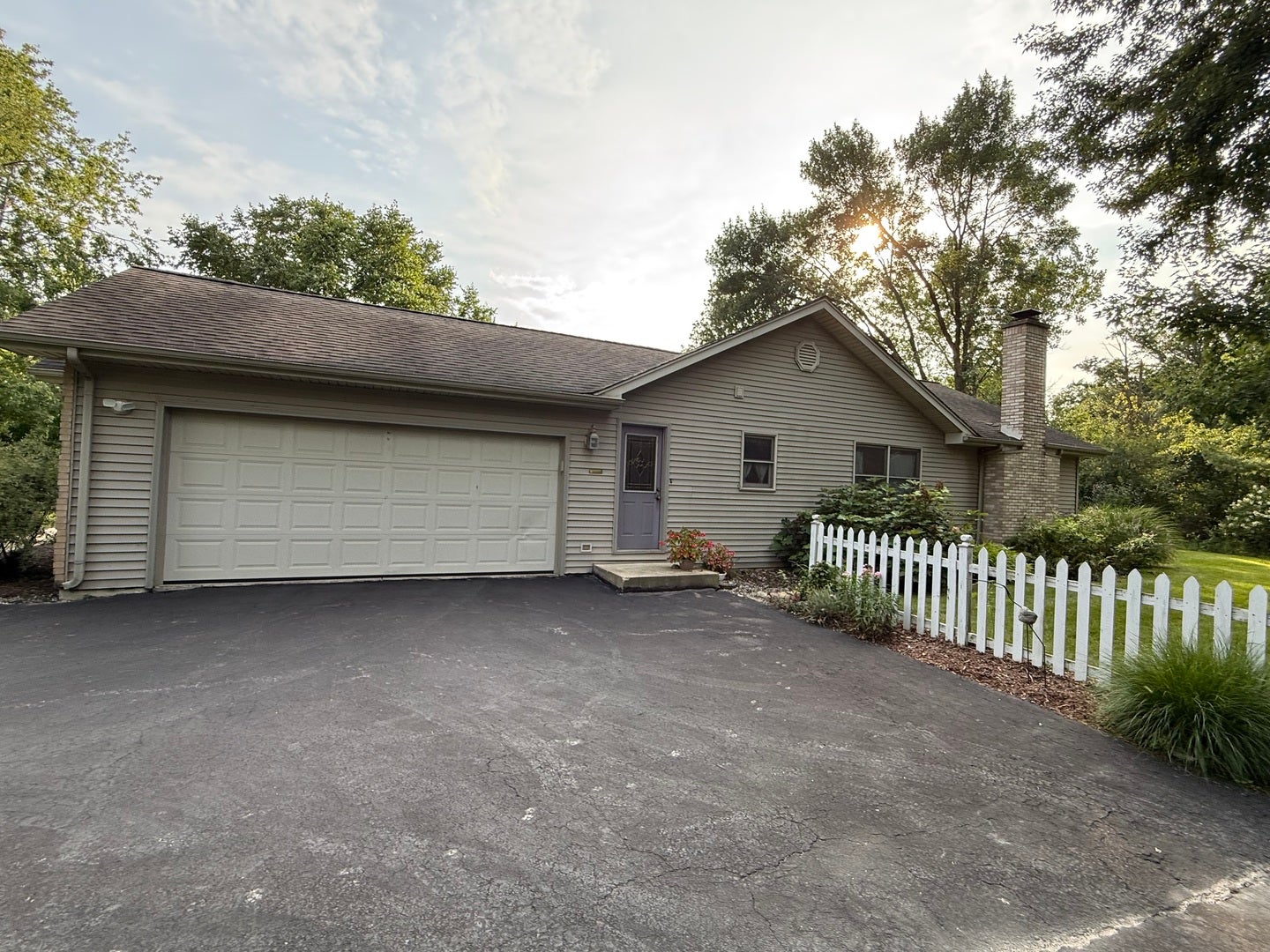 3940 Gloucester Drive