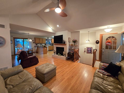 Tiny photo for 330 Kirkwood Avenue, Winthrop Harbor, IL 60096 (MLS # 12786613)